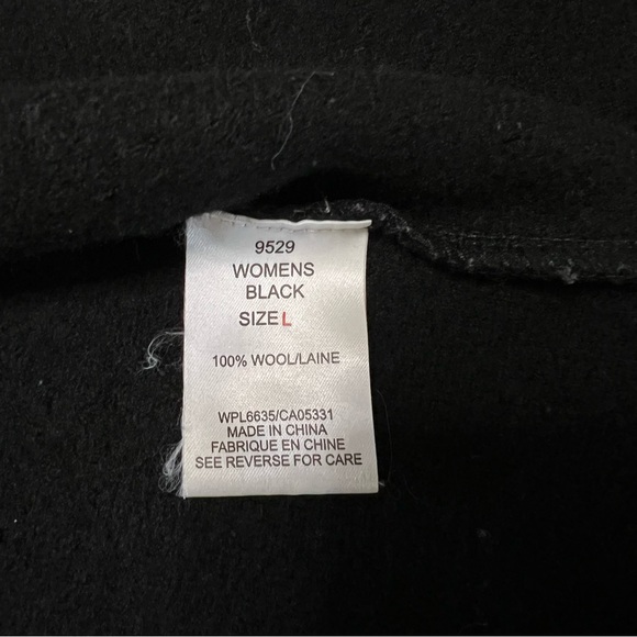 Woolrich Women’s Black Wool Zipup Vest size large - Picture 8 of 10